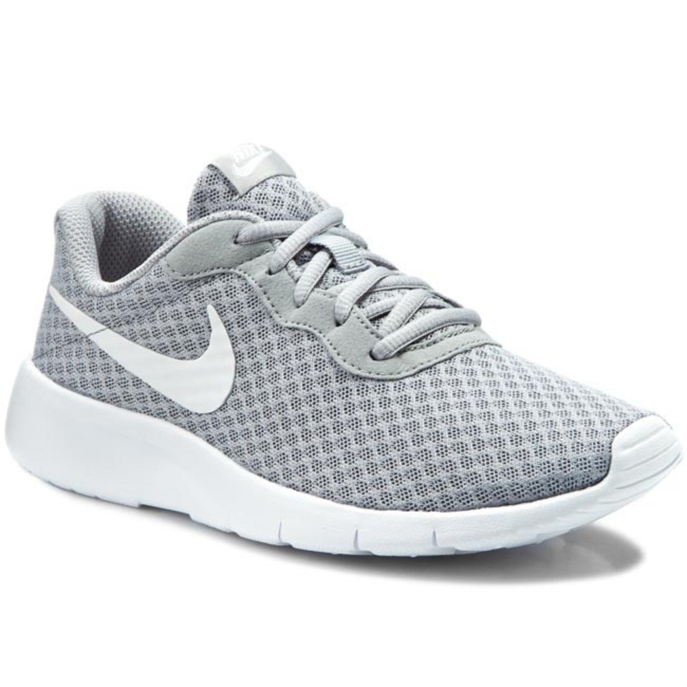 Nike Tanjun